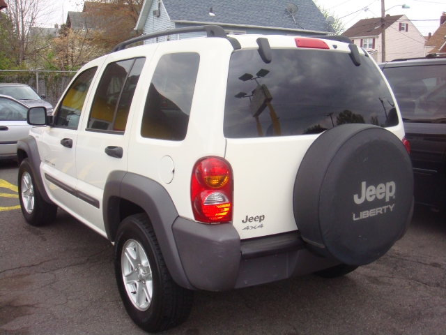 Image 5 of 2003 Jeep Liberty Sport…