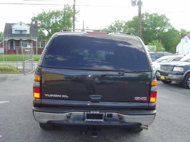Image 3 of 2005 GMC Yukon XL 1500…