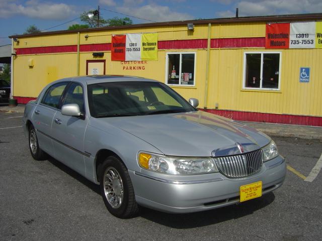 Image 3 of 2002 Lincoln Town Car…