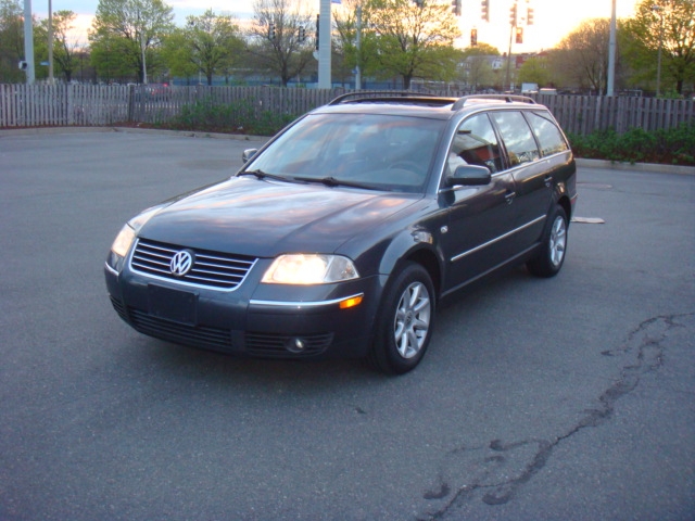 Image 2 of 2004 Volkswagen Passat…