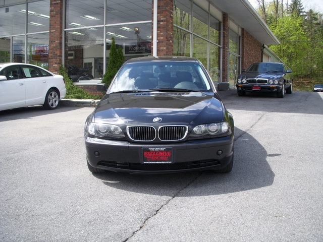 Image 2 of 2004 BMW 330 xi Central…