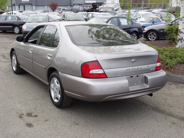 Image 3 of 2001 Nissan Altima GXE…