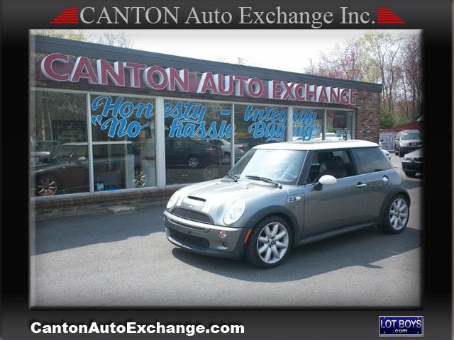 2005 MINI Cooper S Base Canton 2005 Mini Cooper S Interior. 2005 MINI Cooper S Base Canton