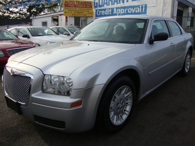 Image 1 of 2005 Chrysler 300 Base…