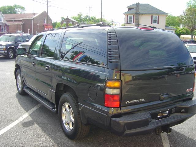 Image 1 of 2004 GMC Yukon XL 1500…
