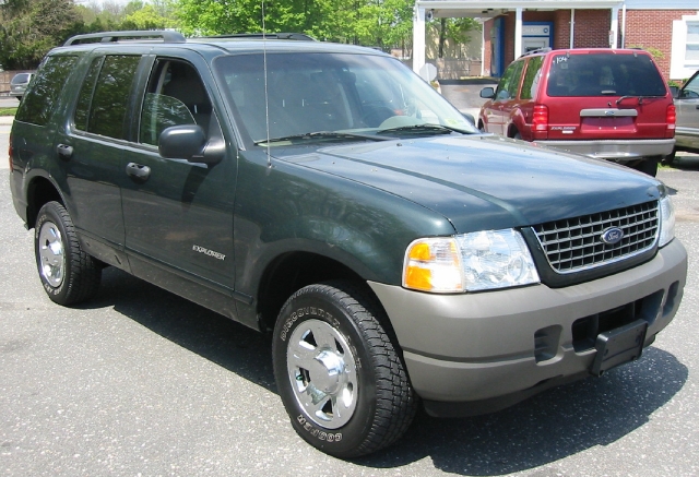 Image 2 of 2002 Ford Explorer XLS…