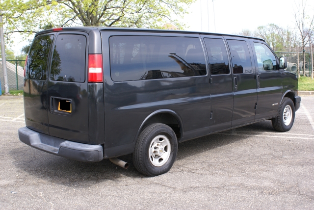 Image 2 of 2005 Chevrolet Express…