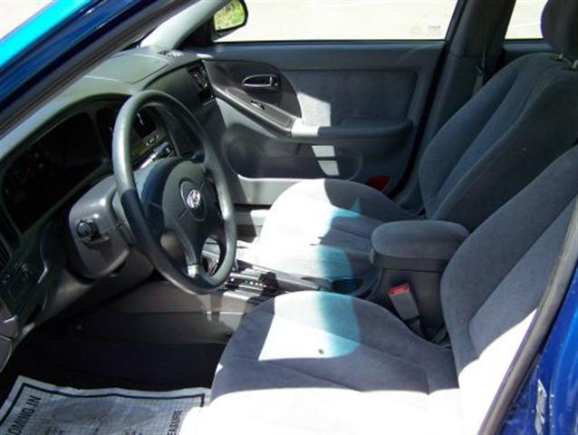 Image 2 of 2005 Hyundai Elantra…