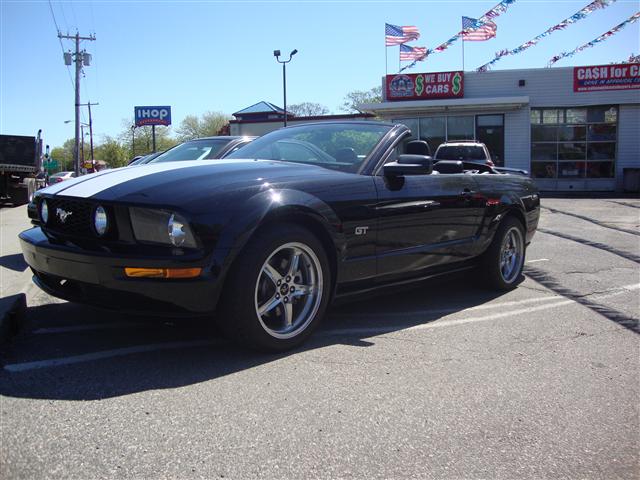 red 2011 mustang convertible. 2006 Ford Mustang V6