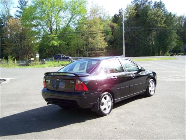 Image 2 of 2005 Ford Focus ZX4…