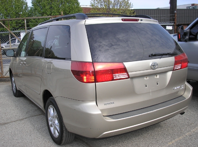 Image 8 of 2005 Toyota Sienna LE…