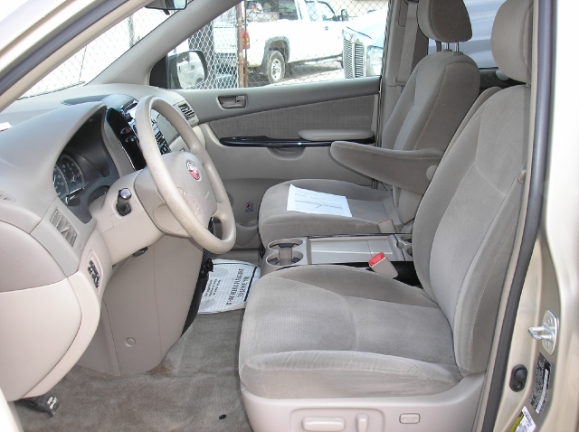 Image 9 of 2005 Toyota Sienna LE…