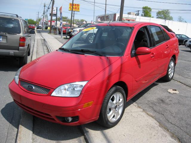 Image 1 of 2006 Ford Focus 4dr…