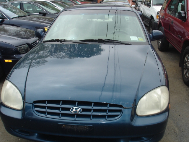 Image 2 of 2000 Hyundai Sonata…