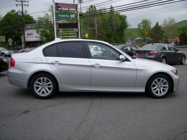 Image 4 of 2006 BMW 325 xi Central…