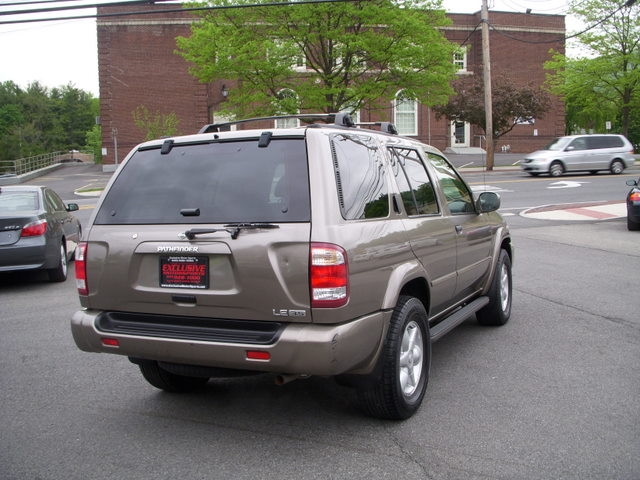 Image 1 of 2001 Nissan Pathfinder…