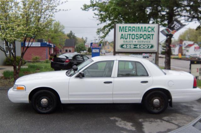 Image 9 of 2005 Ford Crown Victoria…