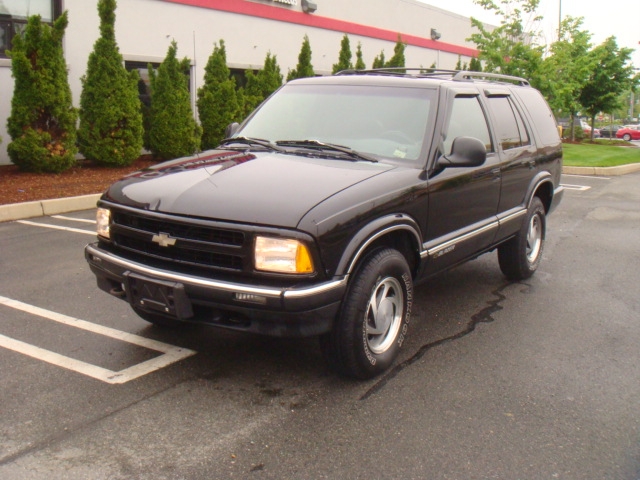 Image 1 of 1997 Chevrolet Blazer…