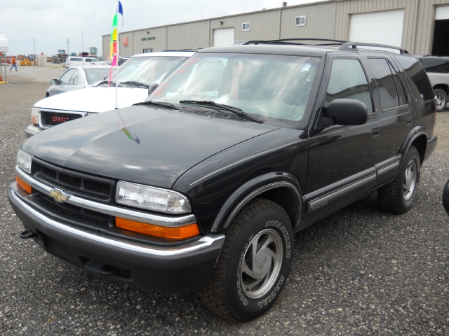 Image 2 of 2000 Chevrolet Blazer…