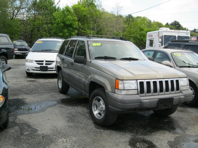 Image 1 of 1997 Jeep Grand Cherokee…