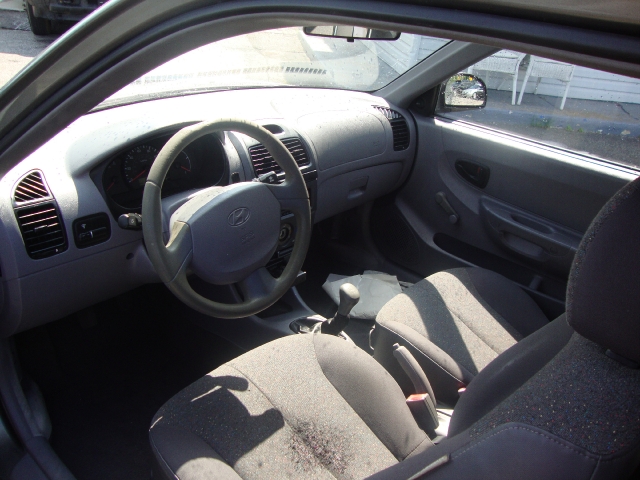 Image 8 of 2004 Hyundai Accent…