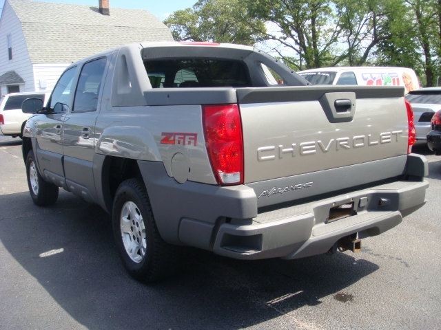 Image 1 of 2002 Chevrolet Avalanche…