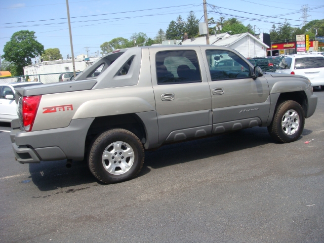 Image 3 of 2002 Chevrolet Avalanche…