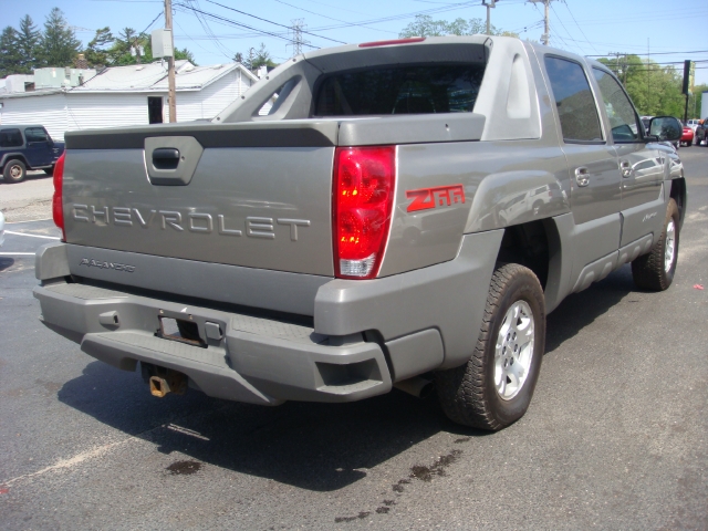 Image 5 of 2002 Chevrolet Avalanche…