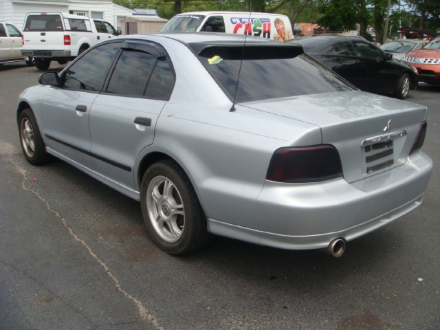 Image 10 of 2002 Mitsubishi Galant…