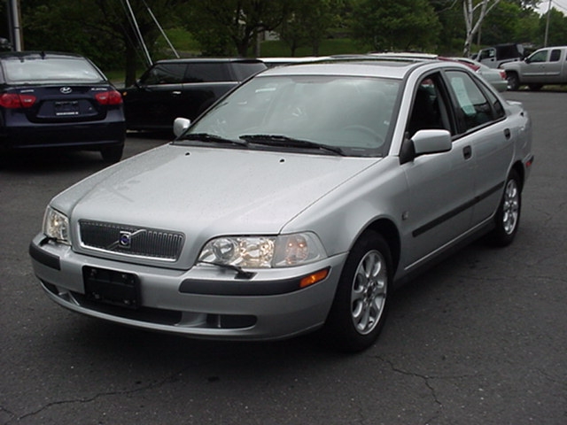 Image 1 of 2001 Volvo S40 Silver