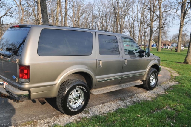 Image 10 of 2002 Ford Excursion…