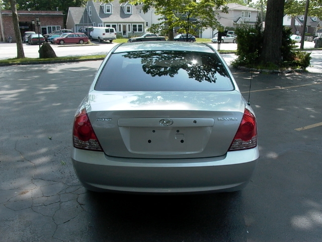 Image 7 of 2005 Hyundai Elantra…