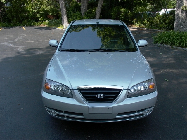 Image 9 of 2005 Hyundai Elantra…