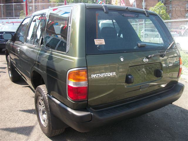 Image 1 of 1997 Nissan Pathfinder…
