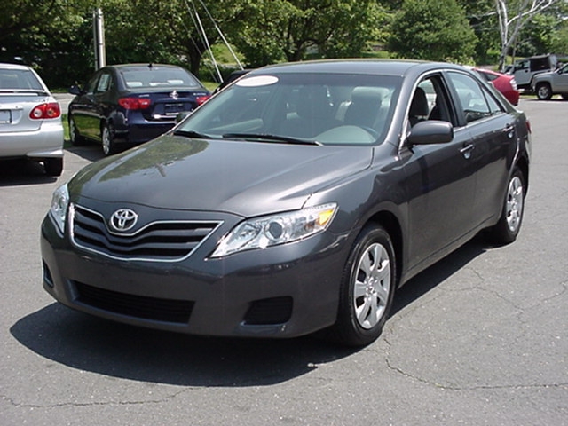 Image 2 of 2010 Toyota Camry Gray