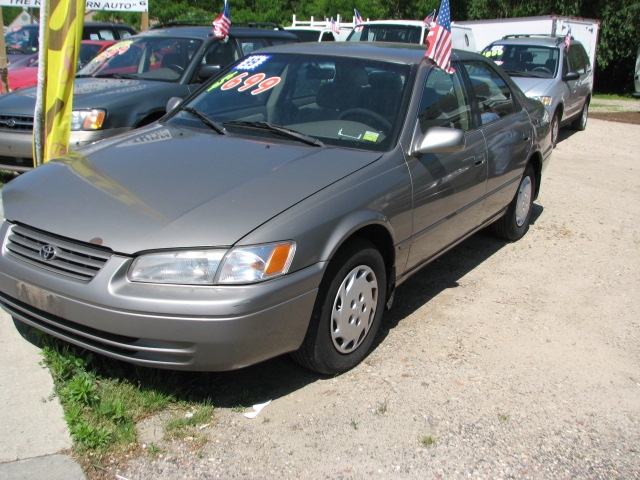 Image 9 of 1999 Toyota Camry LE…