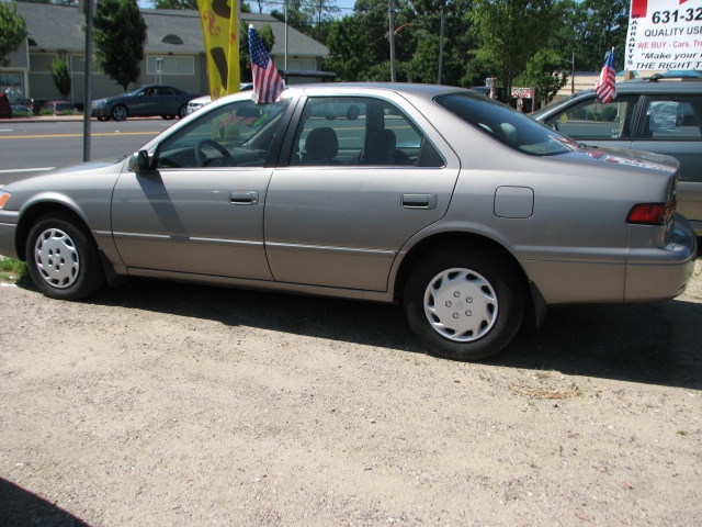 Image 10 of 1999 Toyota Camry LE…