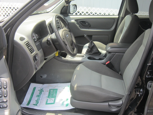 Image 7 of 2005 Ford Escape XLS…