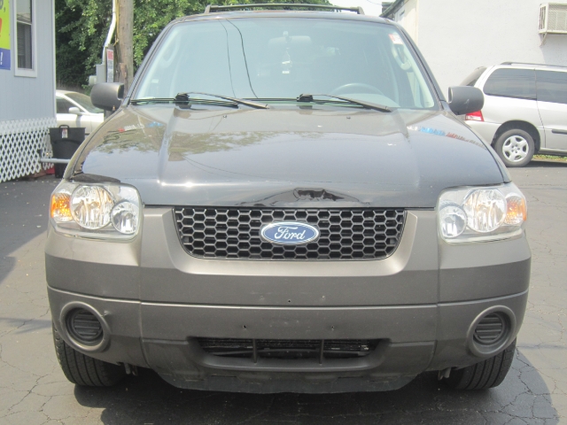 Image 8 of 2005 Ford Escape XLS…