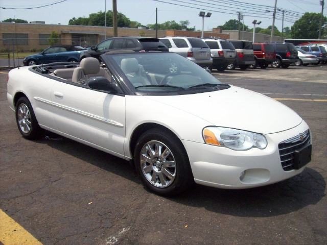 Image 1 of 2004 Chrysler Sebring…