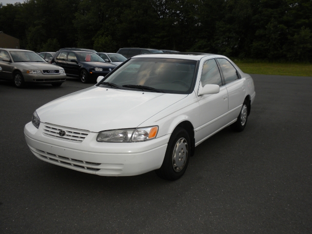Image 3 of 1999 Toyota Camry LE…