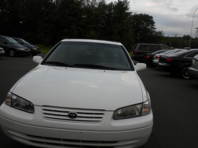 Image 4 of 1999 Toyota Camry LE…