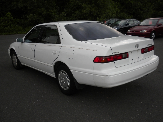 Image 5 of 1999 Toyota Camry LE…