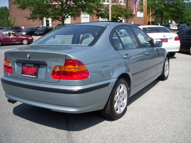 Image 8 of 2002 BMW 325 xi Central…