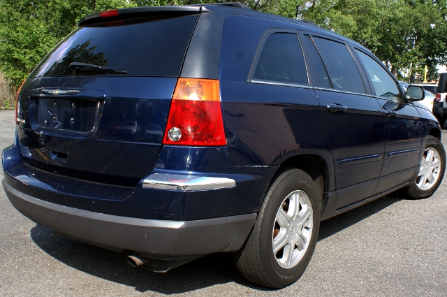 Image 6 of 2004 Chrysler Pacifica…