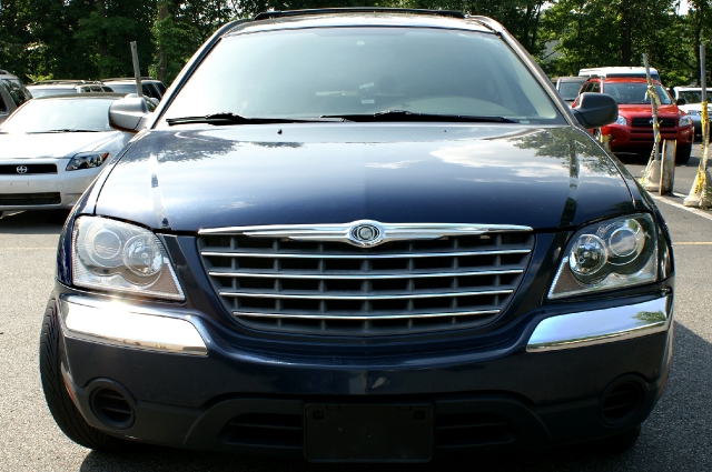 Image 9 of 2004 Chrysler Pacifica…